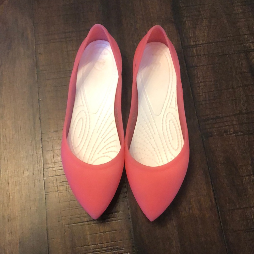 Coral Croc Flats!